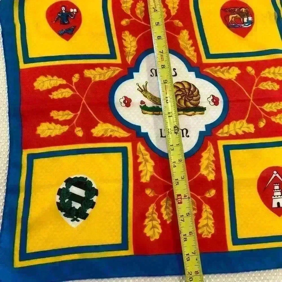 ✨Made in Italy vintage scarf with unique symbols - Picture 3 of 5